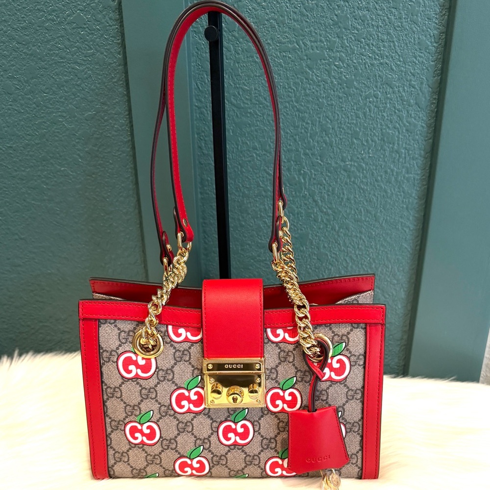 NEW Gucci Padlock GG Supreme Red Apple Small Shoulder Bag